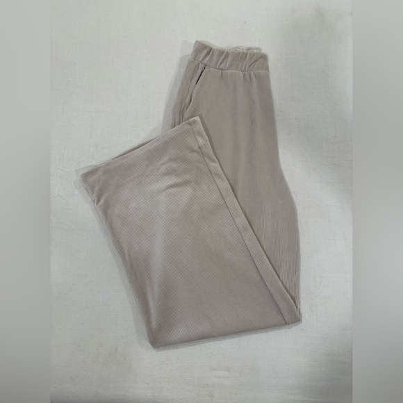 Vuori Haven Wide Leg Pants - Picture 4 of 6